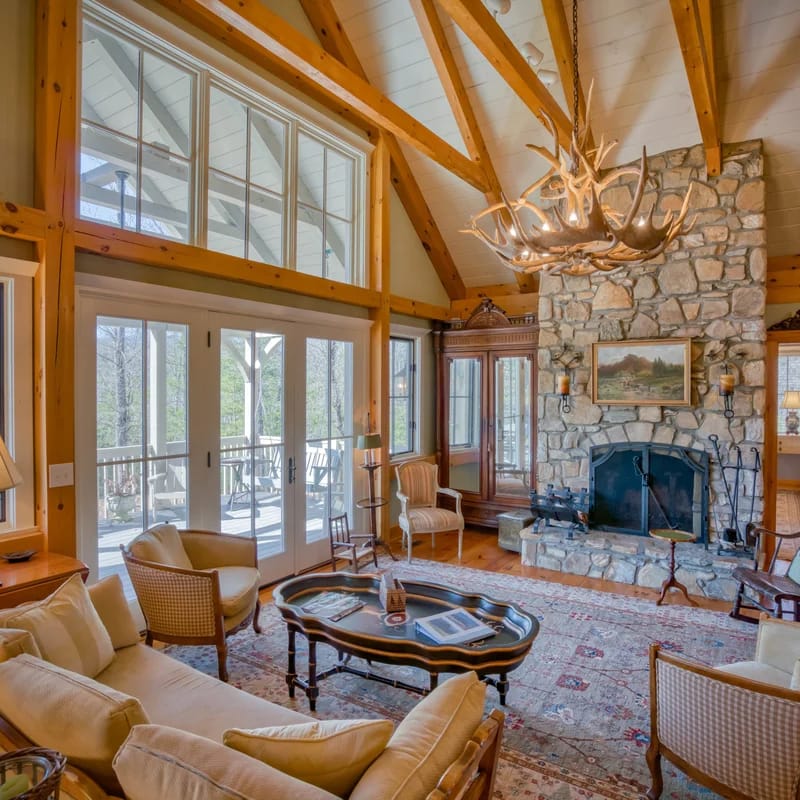 Mountain Dream: 3 Bed, Sauna, & Stunning Views